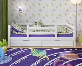 Детская кровать из массива березы Соня-5 (Белый/Лак) в Кургане - kurgan.ok-mebel.com | фото