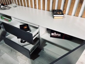 Тумба ТВ большая Парус (Белый/Графит) в Кургане - kurgan.ok-mebel.com | фото 3